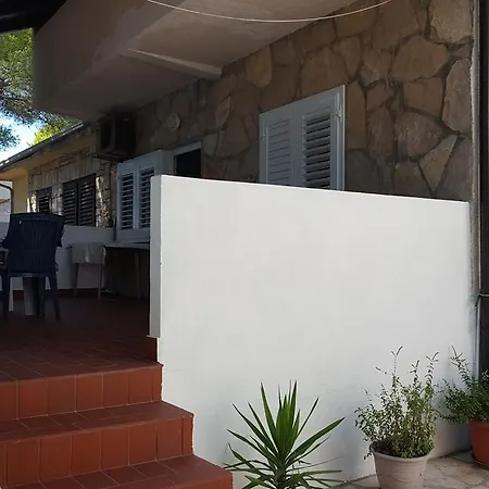 Dunja Hvar