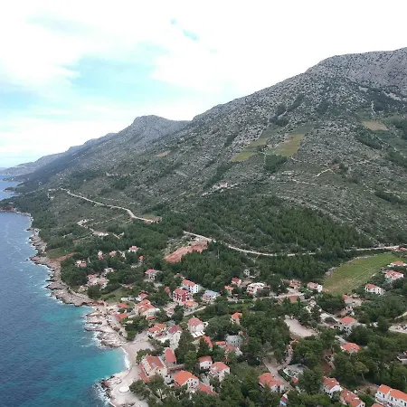 Dunja Hvar * 伊万多拉克