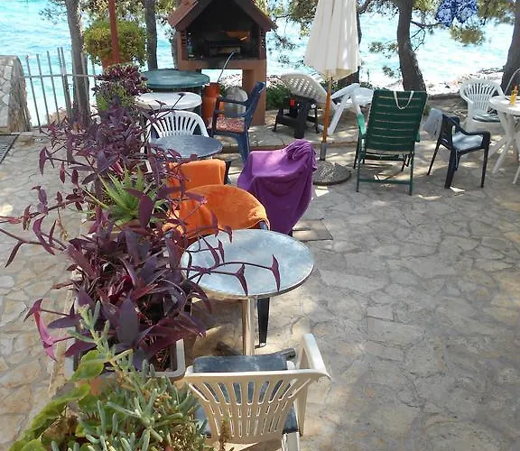 Dunja Hvar איוואן דולץ