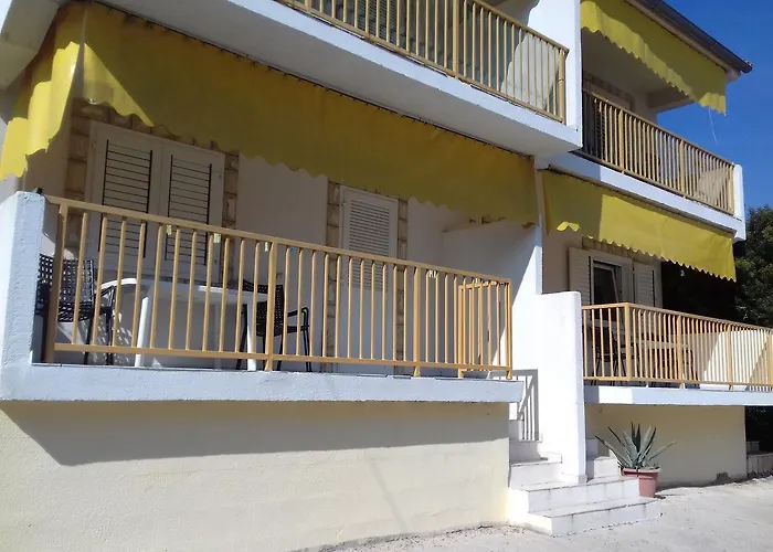 Dunja Hvar * איוואן דולץ